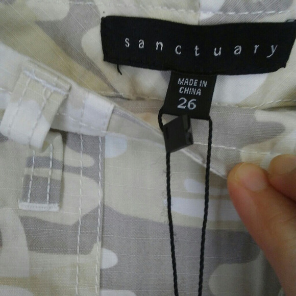 Sanctuary Camo Mini Skirt with Release Hem Size 26 - Picture 4 of 6